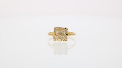 360 degree view of ring.