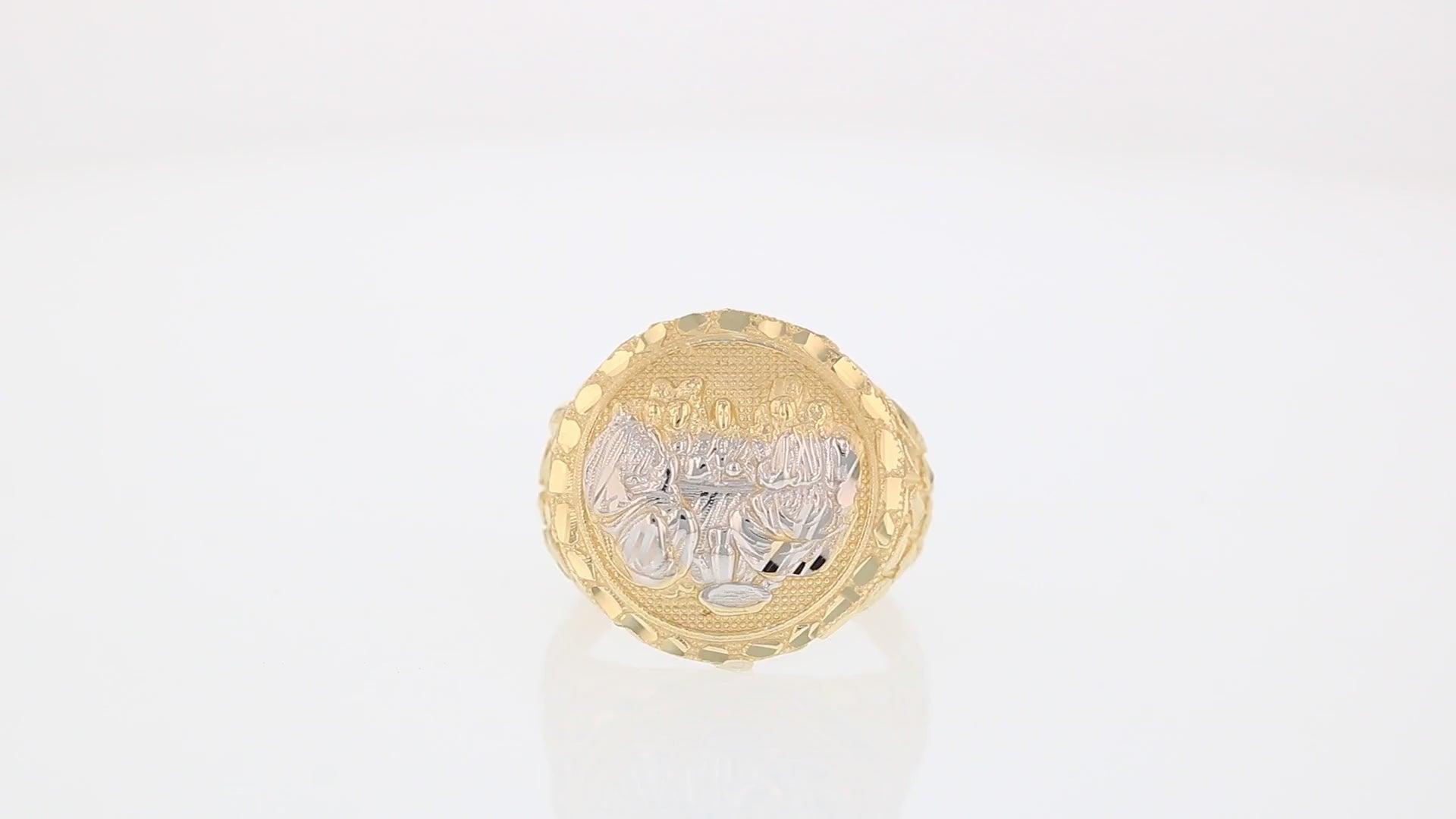 360 degree view of ring.