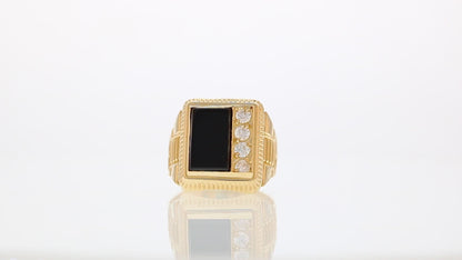 360 degree view of ring.
