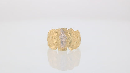 360 degree view of ring.