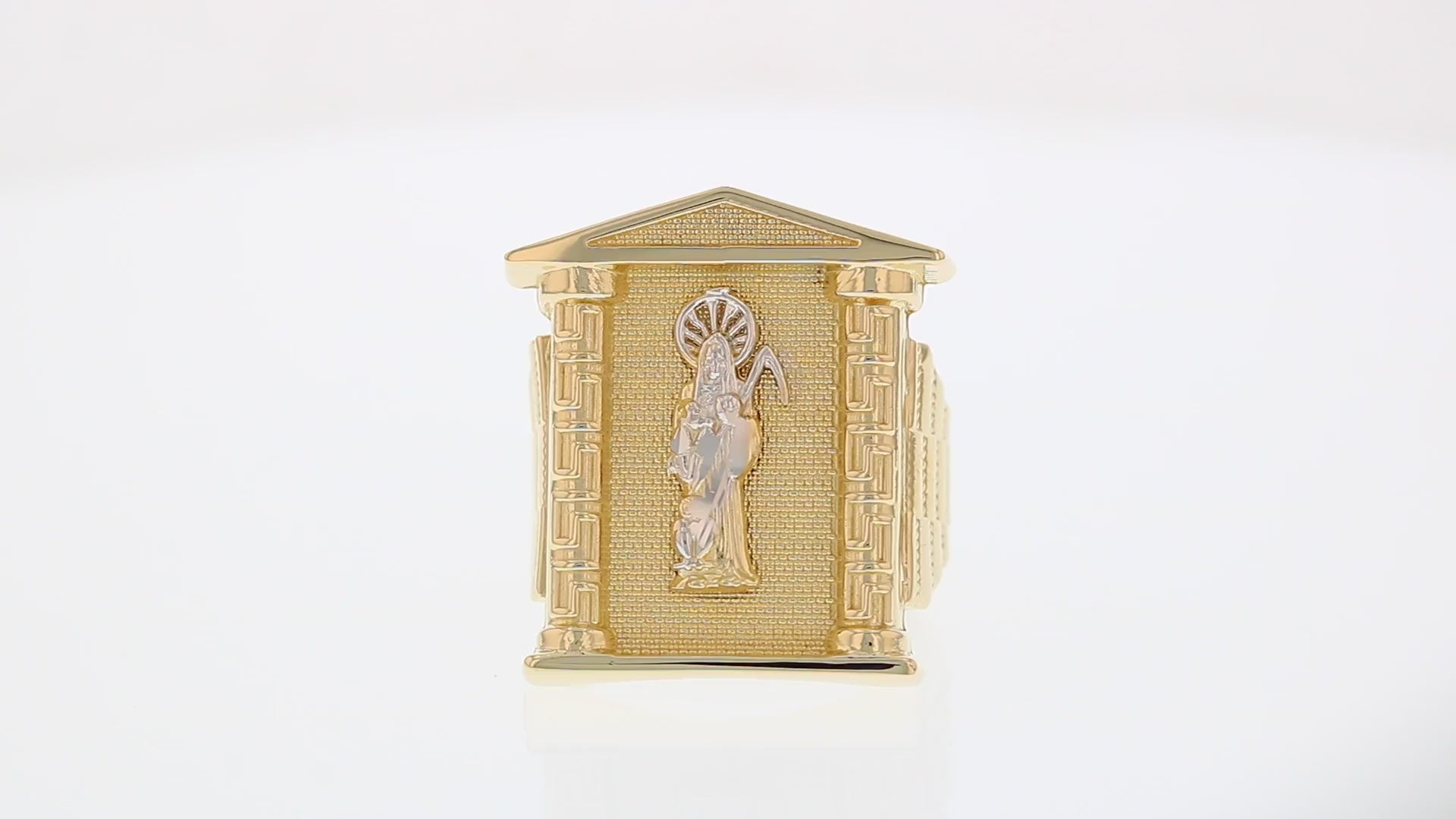 360 degree view of ring.