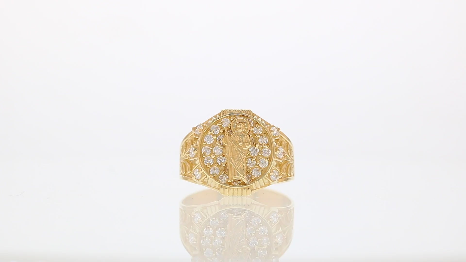360 degree view of ring.