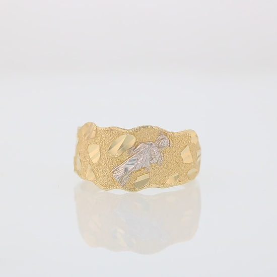 360 degree view of ring.
