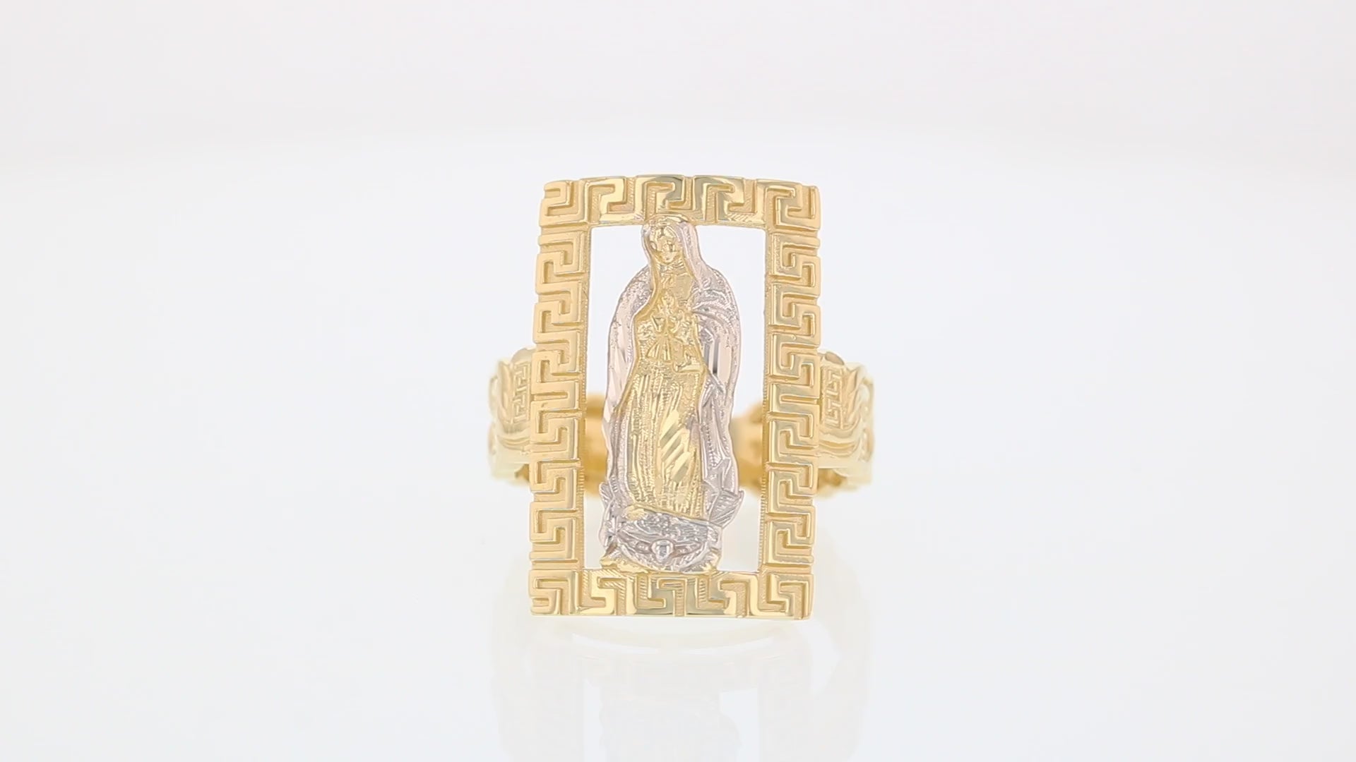 360 degree view of ring.