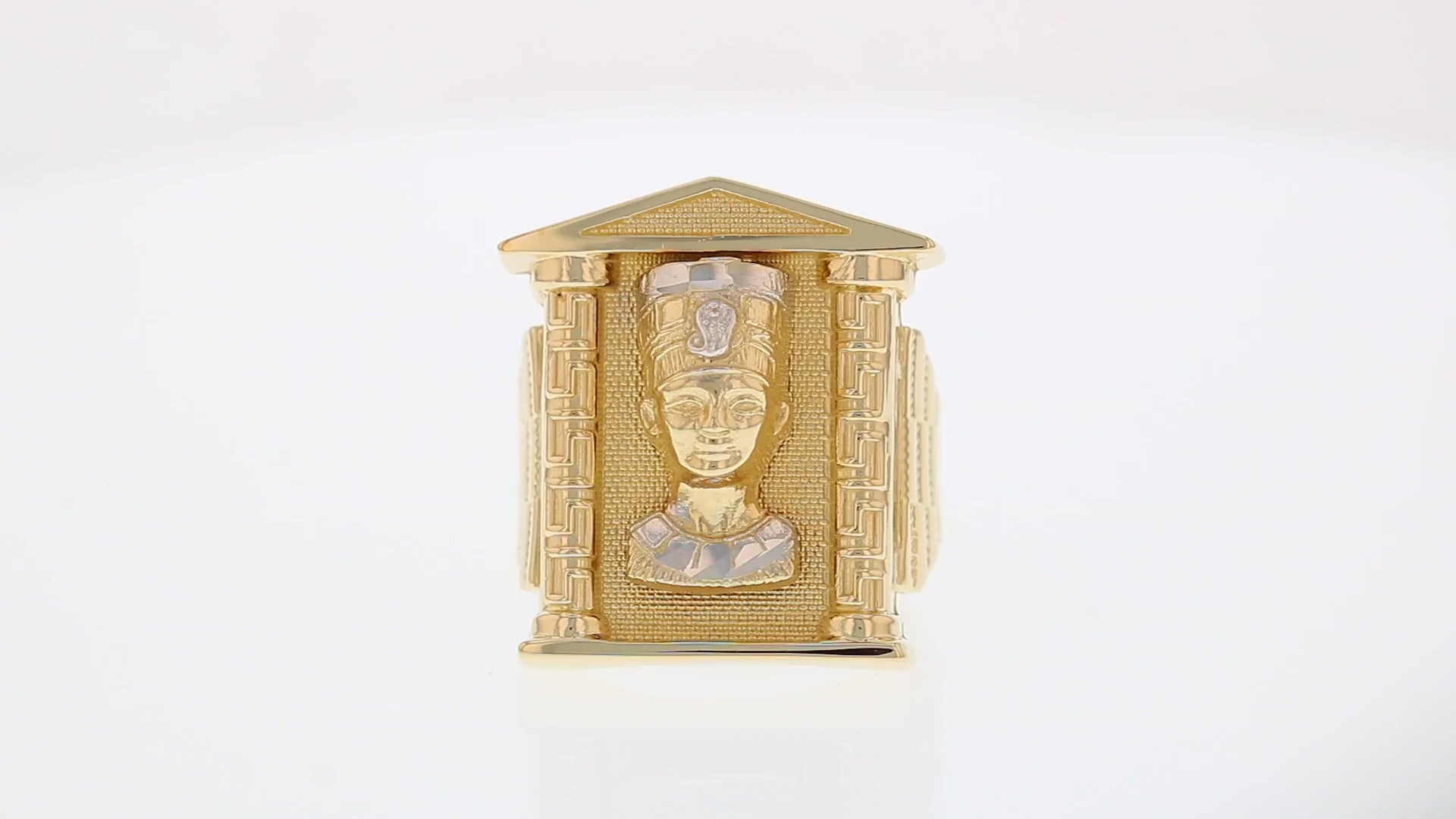 360 degree view of ring.