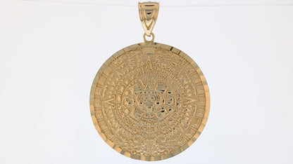 360 degree view of ring.