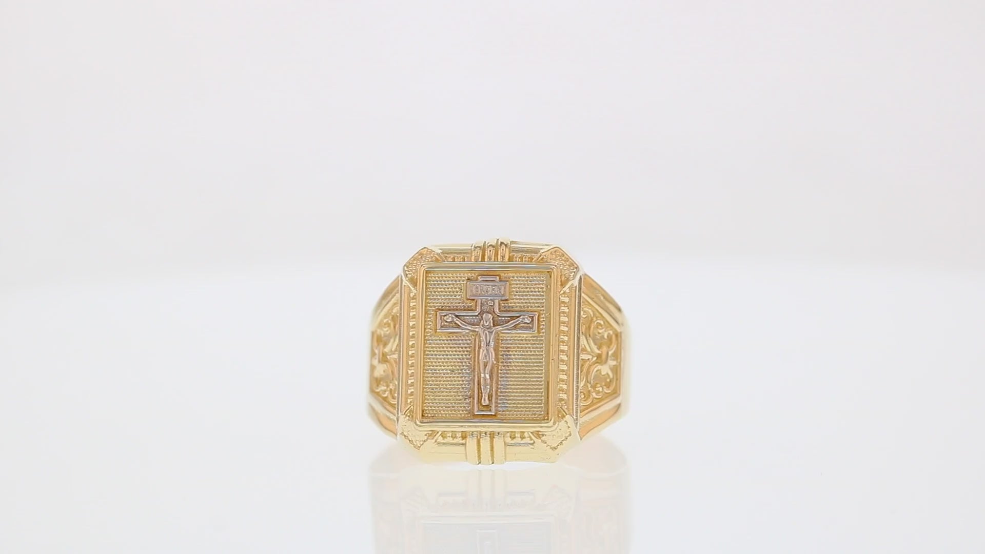 360 degree view of ring.