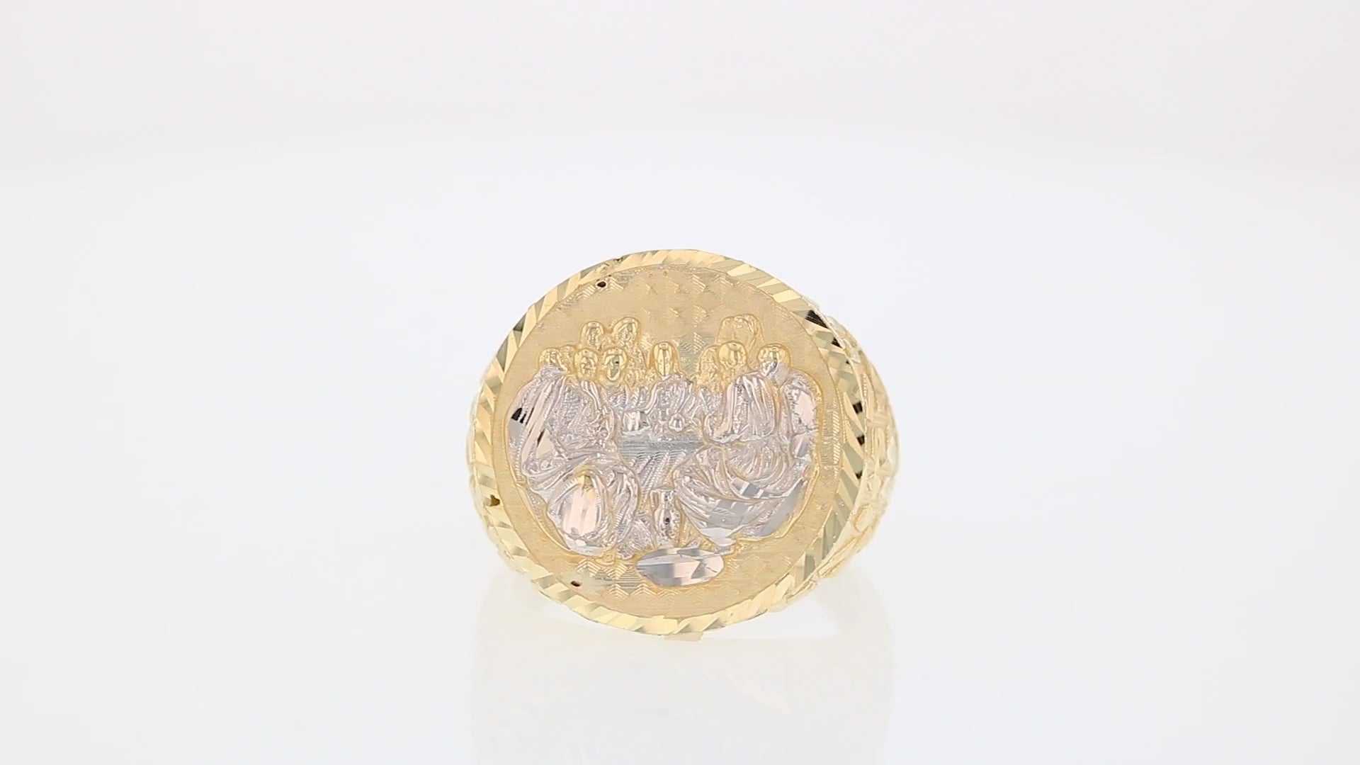 360 degree view of ring.