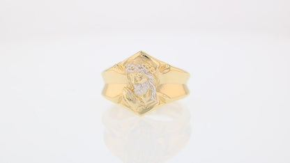 360 degree view of ring.