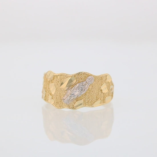 360 degree view of ring.